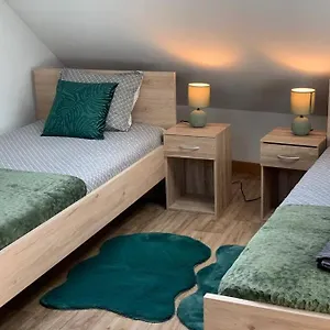 Hébergement de vacances Maison 3 - 600m Metro Marbrerie - Lille, Mons-en-Baroeul