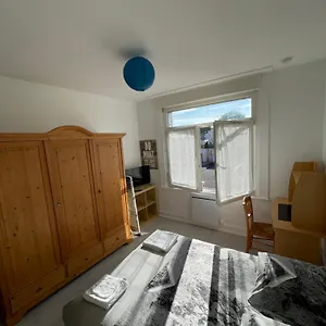 Appartement Calme Et Lumineux - Parking Privatif - Metro A 5mn, Mons-en-Baroeul